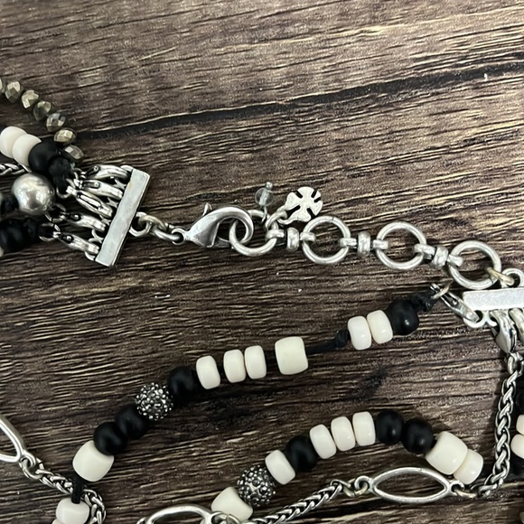 Beautiful Detachable 5-Strand Black/White/Silver Tone Bead & Chain Necklace - Picture 2 of 4